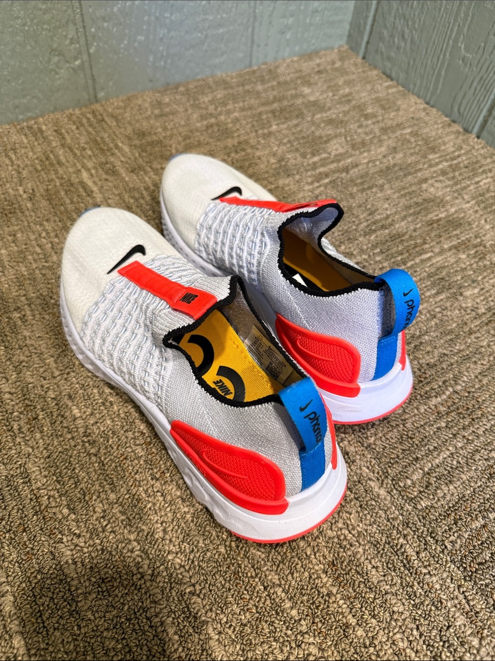 Nike White Slip-On Knit Sneakers - 7.5 - Picture 2 of 6